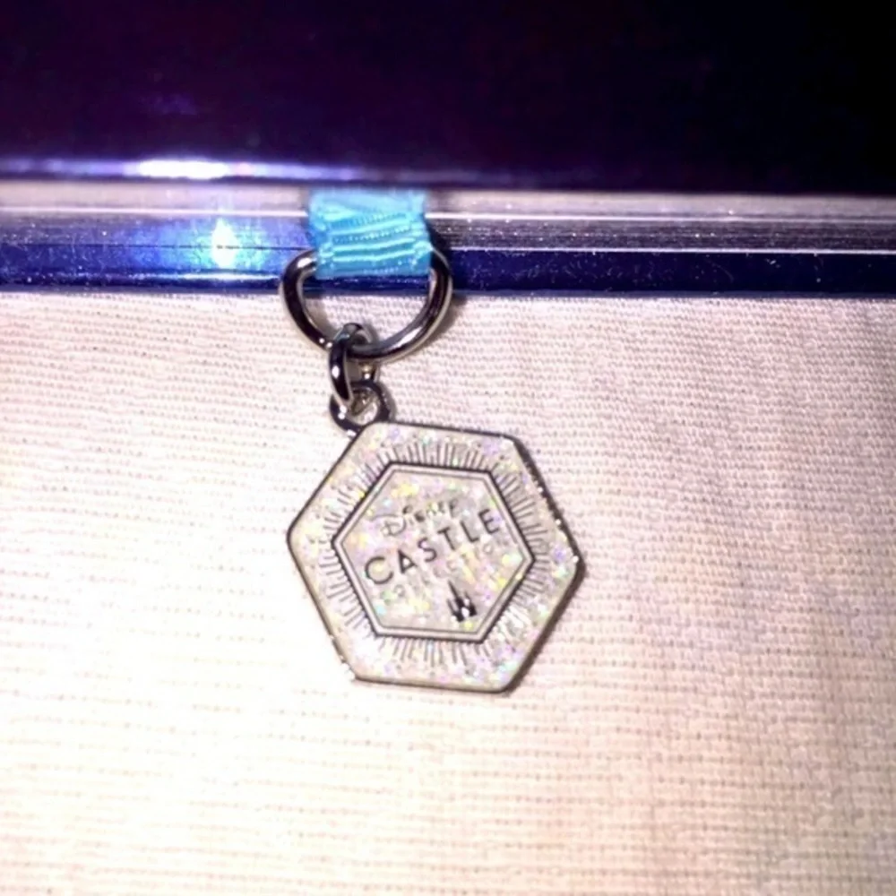 Disney Frozen Castle Collection Journal‎